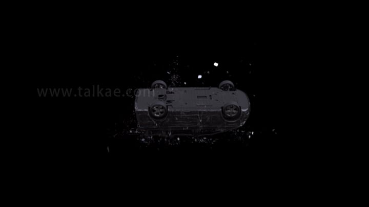 汽车翻滚破碎05