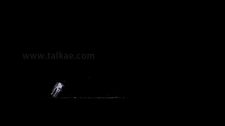 白色汽车翻滚破碎04